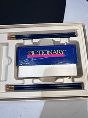 VINTAGE Pictionary Updated for the 90s COMPLETE 1993 Classic Drawing Board Game