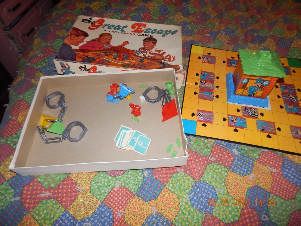 Vintage The Great Escape Game by IDEAL 1967 – In Playable Condition – Complete