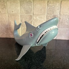 Vtg Jaws 1975 Game by Ideal Toy – Shark, Manual, 7 Pieces Universal Movie Retro*