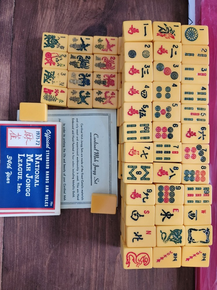 Vintage Mah Jongg Set Tiles Racks Green Case