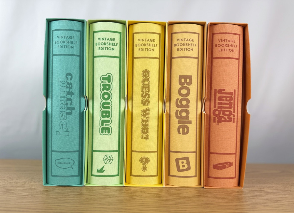Vintage Linen Bookshelf Game 5 Pack with Guess Who WS Game Company Open Box