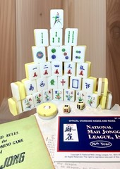 Vtg 60s Triple Layer Yellow Lucite Mahjong Set 148 Hand Carved & Painted Tiles