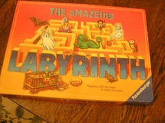 2002 Ravensburger THE aMAZEing LABYRINTH Game For 1-4 Players Ages 8~99