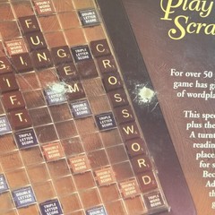 1999 Scrabble Deluxe Rotating Turntable Edition w/Maroon Tiles **COMPLETE**