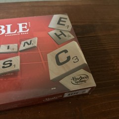 Scrabble Board Game – Crossword NEW Factory SEALED – 2013 Hasbro COMPLETE