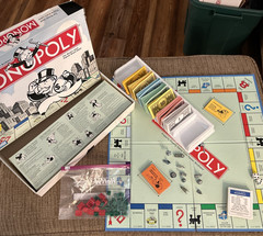 Monopoly Classic Edition 2004 Board Game Original Parker Brothers 99% Complete