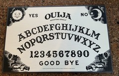 Ouija Board Game – Parker Brothers (2001)