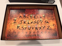 STRANGER THINGS OUIJA BOARD (2017) HASBRO, NETFLIX