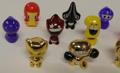 Gogo’s Crazy Bones Lot of 12 with gold bone and Green Cloth Bag pouch