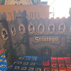 Milton Bradley Stratego Board Game Complete 2P 8+ 1996 80 Pieces MPN 4714