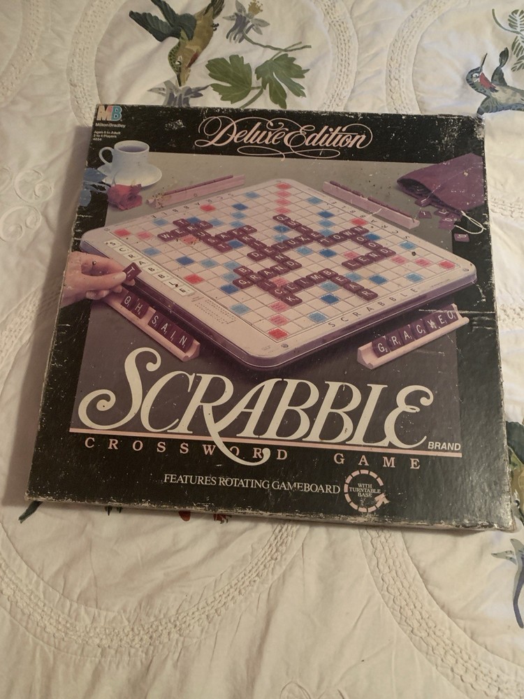 VTG Scrabble Deluxe Edition Rotating Turntable Wood Red Tiles Complete -Rules MB