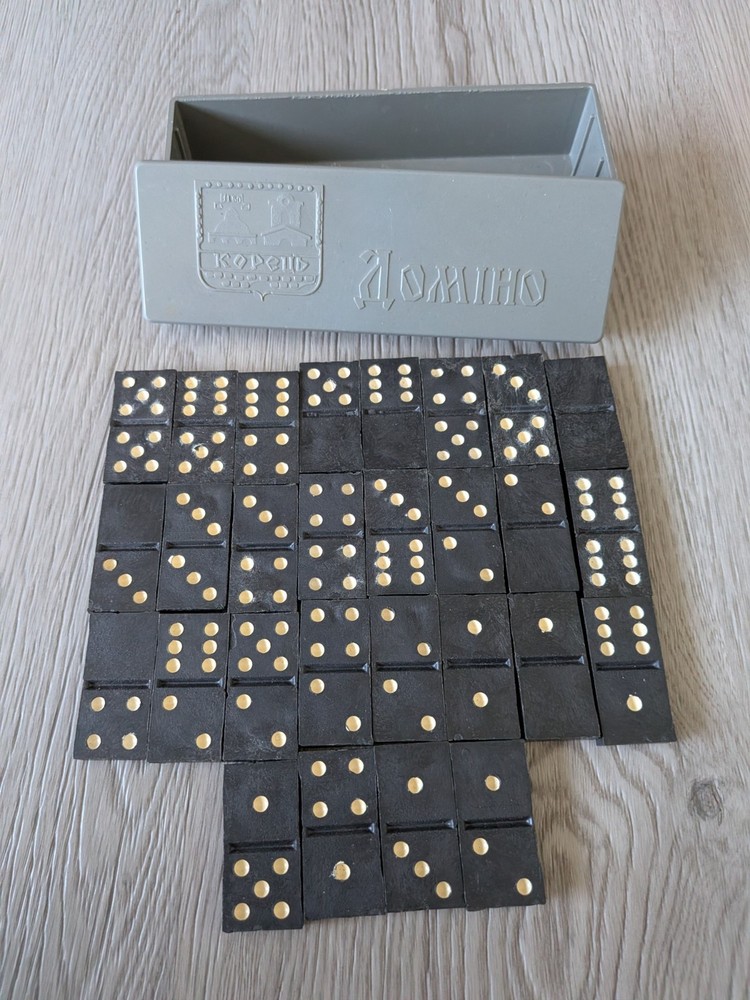 Vintage Soviet Dominoes Set Korets Ukraine USSR Plastic Case Board Game Rare