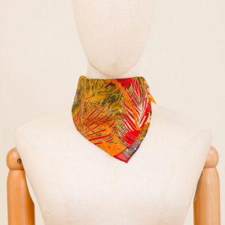 Photo du Foulard Cerise Temple tropical Ocre de la marque Maison Fanli