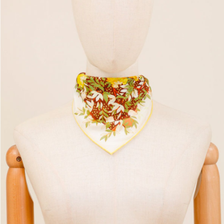 Photo du foulard CS028946 de la marque Maison Fanli